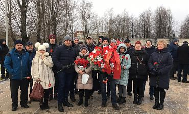 Возложение цветов и венков у Мемориального комплекса «Журавли»