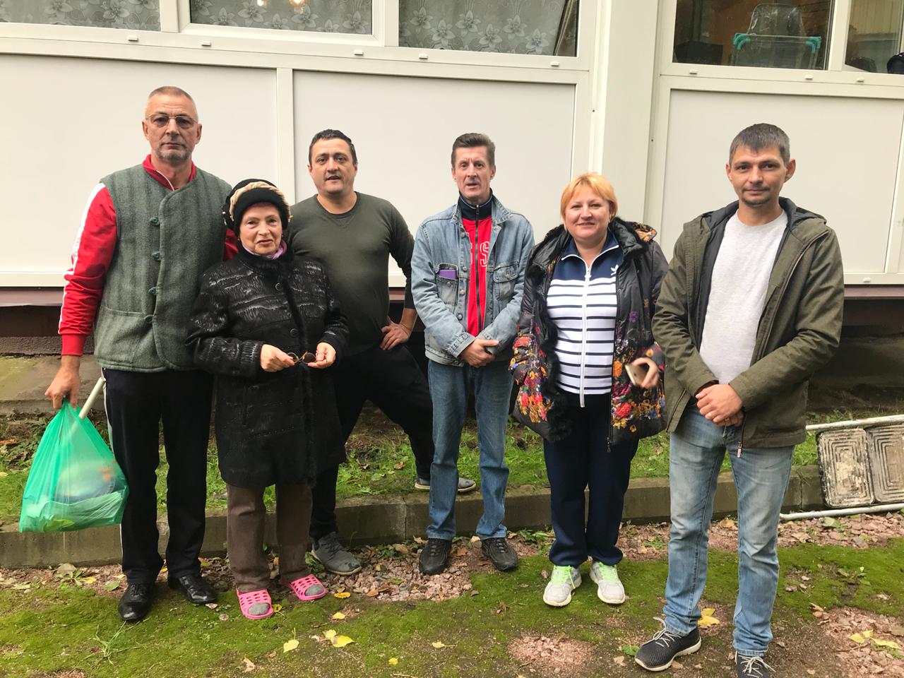 Помогаем одиноким Людям